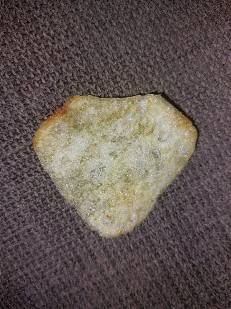 nessynoo1994's tweet photo. @walkers_crisps 
#lovefromwalkers https://t.co/UNJS9taYsE
