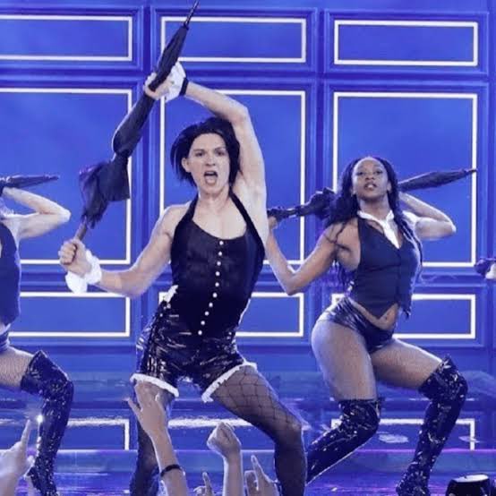 SamuelCordovaGz's tweet image. *Rhianna empieza a cantar*
Automáticamente mi mente: