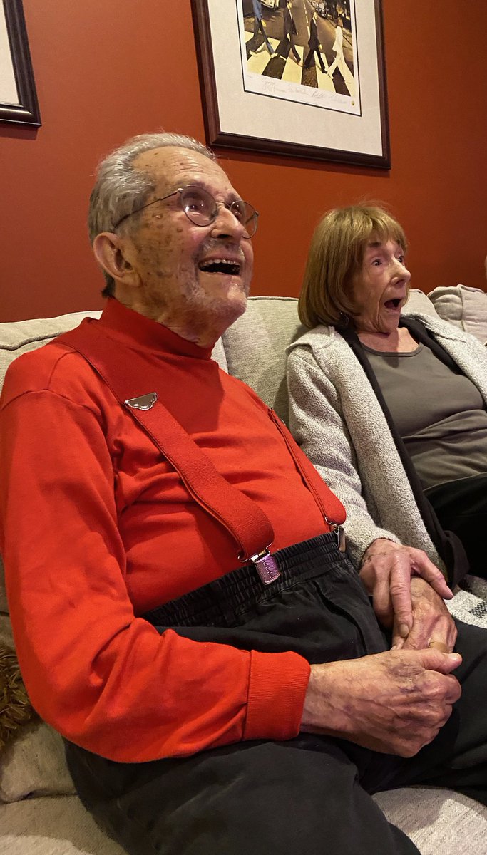 maniacmax92's tweet photo. My grandparents just discovered Rihanna https://t.co/tjNlKlB8Ur