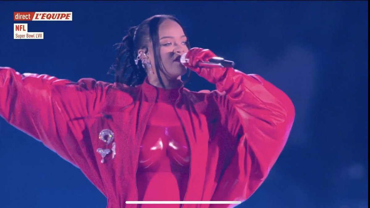 aym_agd's tweet photo. j’ai veillé tard mais je suis pas déçu, #riri you ate that https://t.co/HiQQj9eyMw