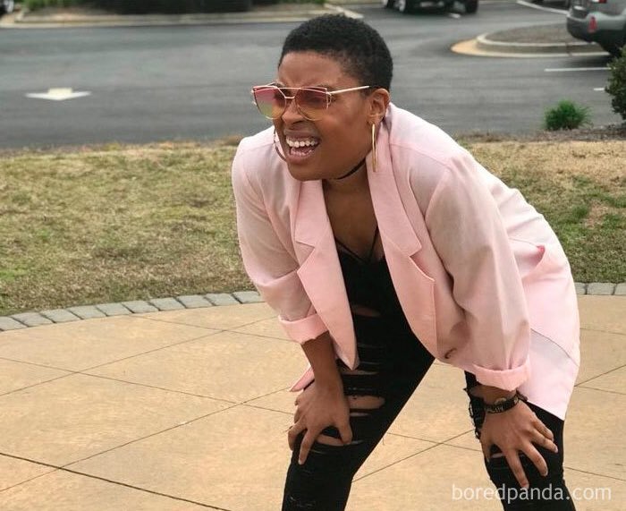 Yo intentando confirmar si #Riri está embarazada o no