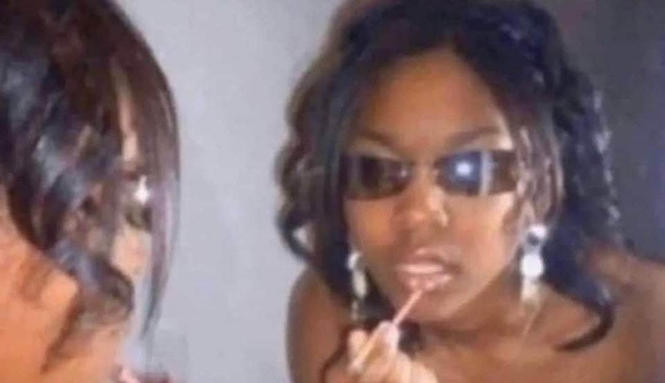 Nadie:
La mismísima Rihanna a la mitad de su Half Time Show: