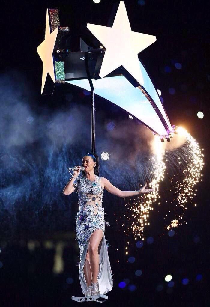MauricioAlagon's tweet photo. Muy chingón y todo pero KATY PERRY sigue siendo el mejor halftime show del #SuperBowl https://t.co/pD8KEnkgHj