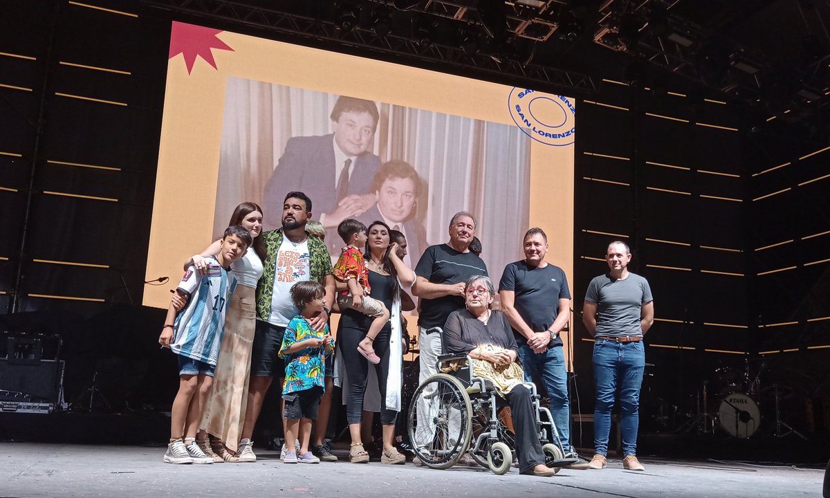 Junto a <a href="/LeoIntendente/">Leonardo Raimundo</a> hicimos entrega del reconocimiento a la trayectoria y aporte a la cultura de San Lorenzo a la familia Mondalportti.