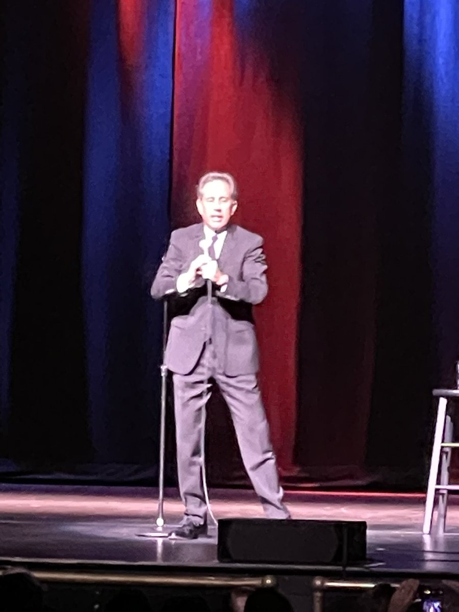 billyjnewman's tweet photo. Went back to The Beacon for some Seinfeld. Was so great. https://t.co/njw1nmWiEV