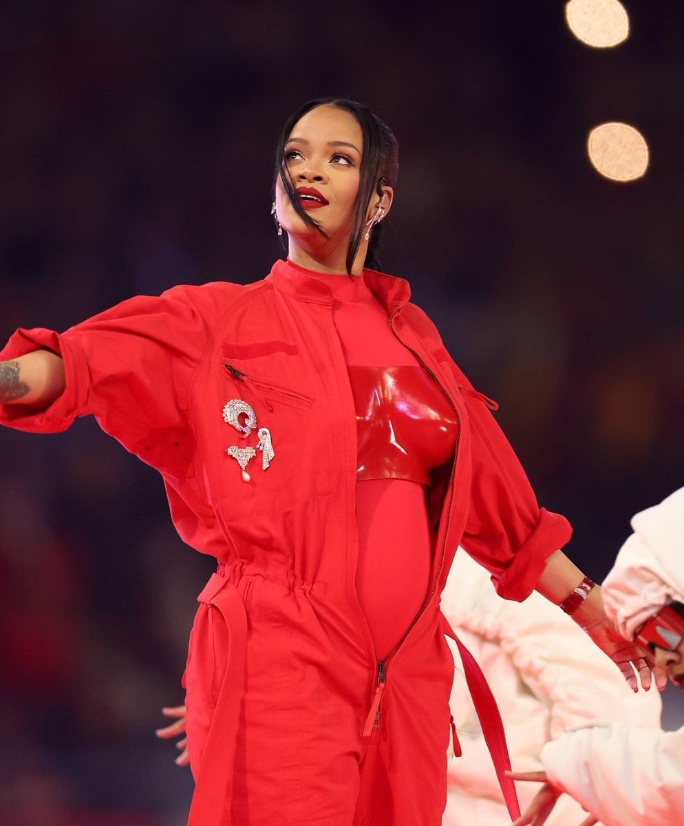 maynol06's tweet photo. Que flow!😍 #Rihanna https://t.co/C9wQMMTzvC
