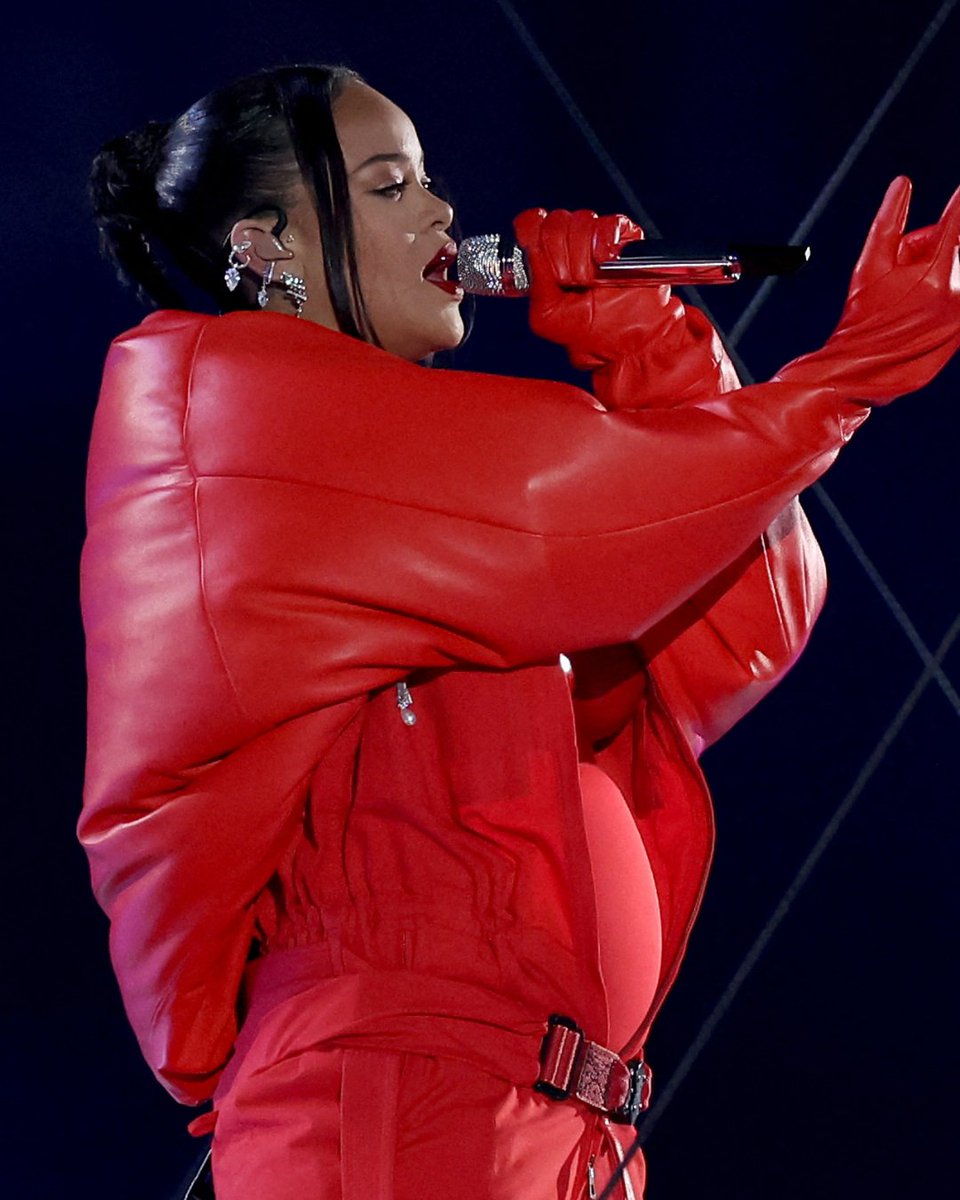 The Philippine Star on Twitter "RT philstarlife SHE’S THE MOMENT 🤩 