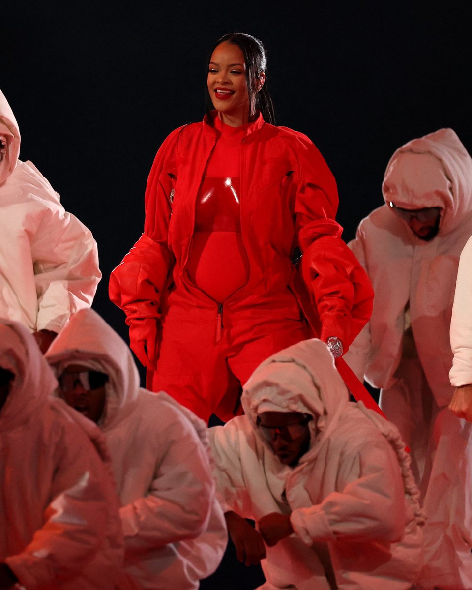 The Philippine Star on Twitter "RT philstarlife SHE’S THE MOMENT 🤩 