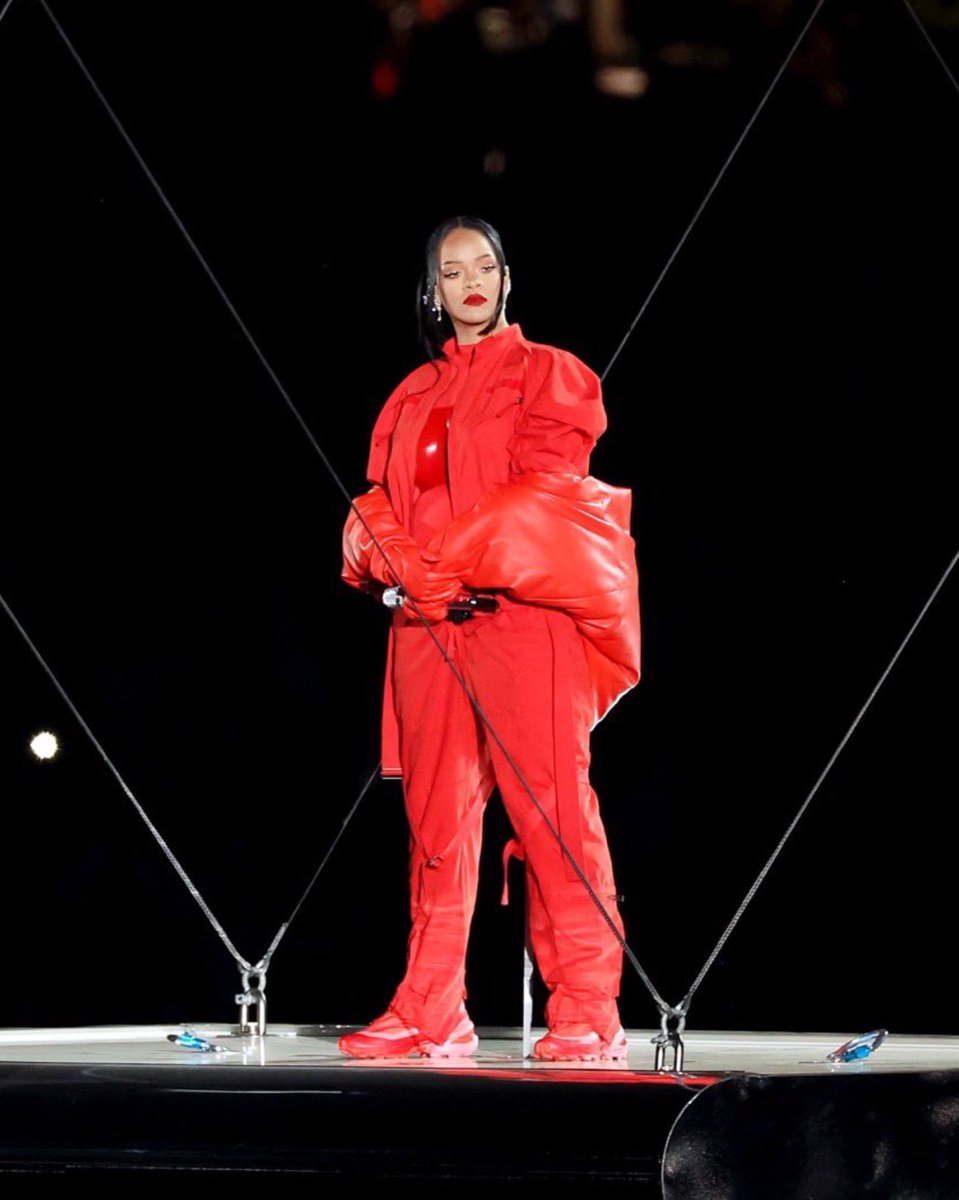 RIHANNA WORE CUSTOM LOEWE