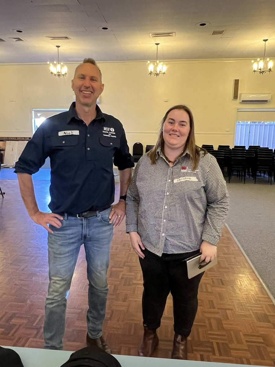 MsfMallee's tweet image. Balranald farmers getting the right info from @hamish_dickson. Workshop providing answers on feed requirements at different times. Balancing act ⚖️of what&apos;s on offer and finding the limiting factor of the ration! 🤔 #MSFProjects #sheepnutrition #feedtest your feeds!