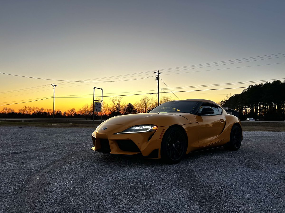 aeroflash's tweet photo. Forget buying myself flowers, I can buy my own racecar 💛 

#becauseracecar #toyotasupra #savethemanuals #supraatsunset https://t.co/YnU4429g0D