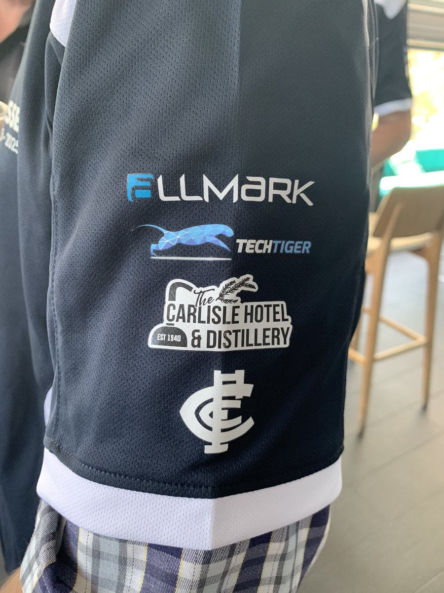AndoVocals's tweet photo. Thank you to the @WABlues for yesterday’s fantastic sponsors luncheon at The Point! Excited for 2023 and beyond! 
Blue runs through @TechTigerAU’s veins! 💙 
Great getting to learn about @Jesse_Goldy2’s mature taste in music! 🤘
#UptheBaggers @CarltonFC https://t.co/WAPrASVDa7