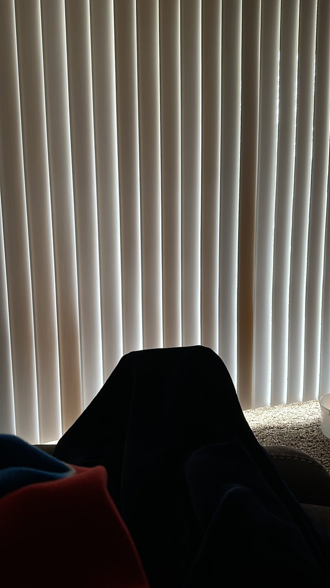 mkizzle79's tweet image. I want to be RPing and instead I’m sick. I managed to move from bed to recliner #projectrogue #weazelnews