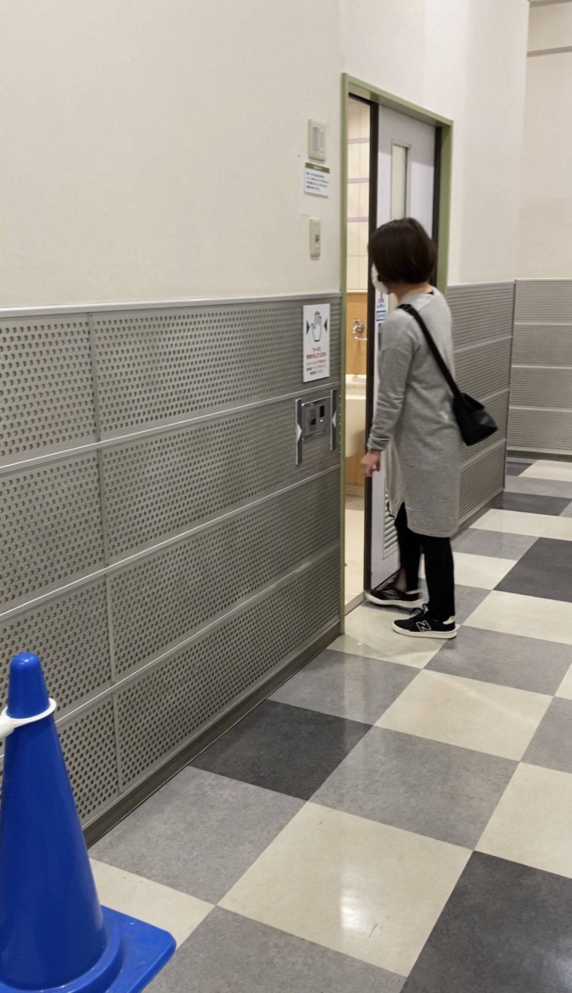 魔具と未唯 on Twitter "おはようございます。月曜日。 ワンピースの下はオープンブラ&オープンGストリングにリモコンバイブ装置の