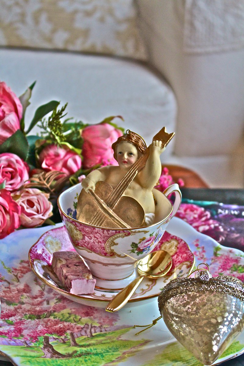 LindaPDIB's tweet photo. It's the Month of Roses! Love to you, Valentines! 
For teacup enthusiasts, the pattern is Royal Albert "Lady Carlyle". The plate is "Blossom Time". Sweet wishes &amp; all the best for the week ahead... https://t.co/MPNgebOwdX
