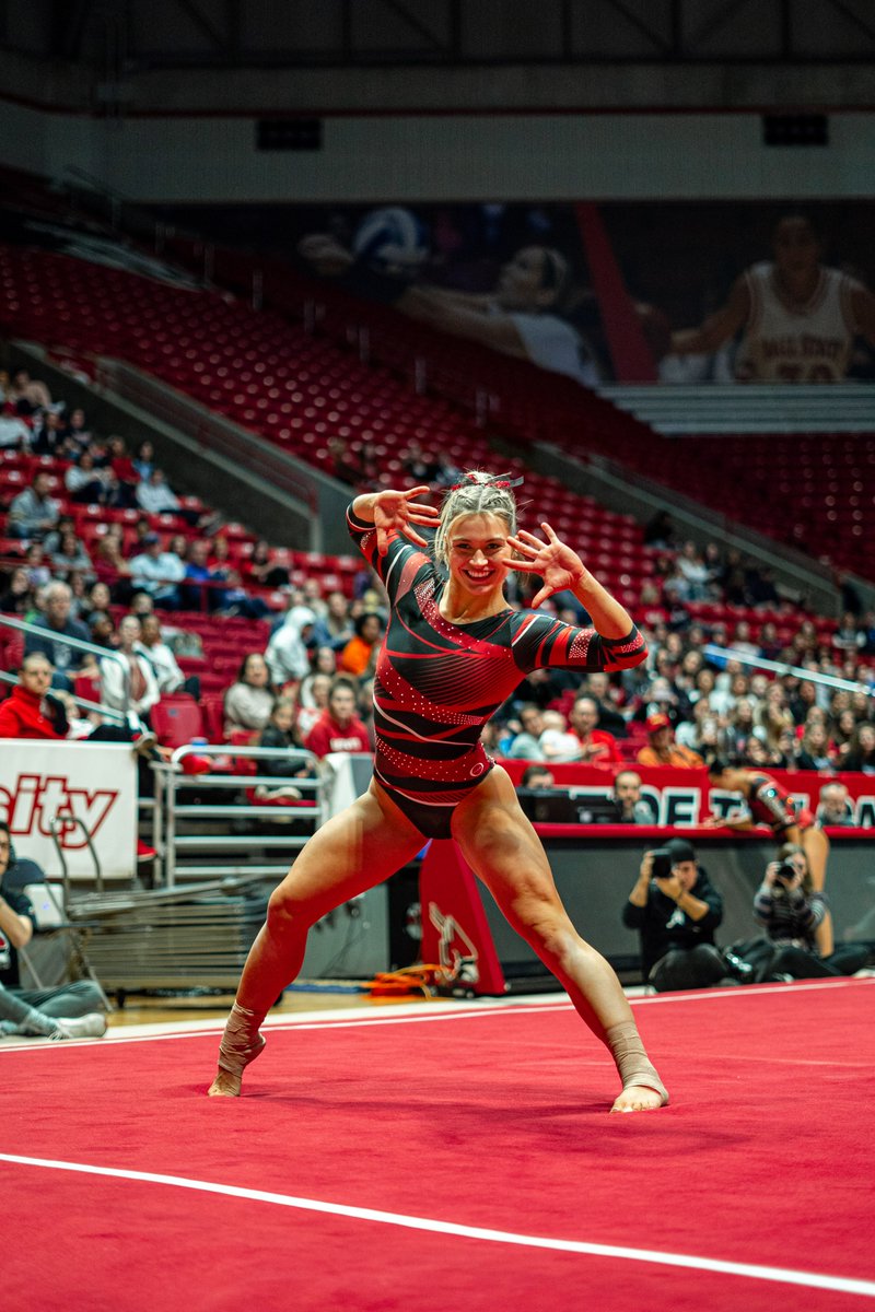 It was another SUPER day in Worthen, as we tallied the 4th-best team score in program history: 1⃣9⃣6⃣.0⃣5⃣0⃣

<a href="/laurennvolpe/">lauren</a> &amp; #TaylorWaldo tied program record on beam (9.925) ... #ZoeMiddleton added a 9.925 on floor

Read More: bit.ly/3IjPb8v

#ChirpChirp | #WeFly | #PTS