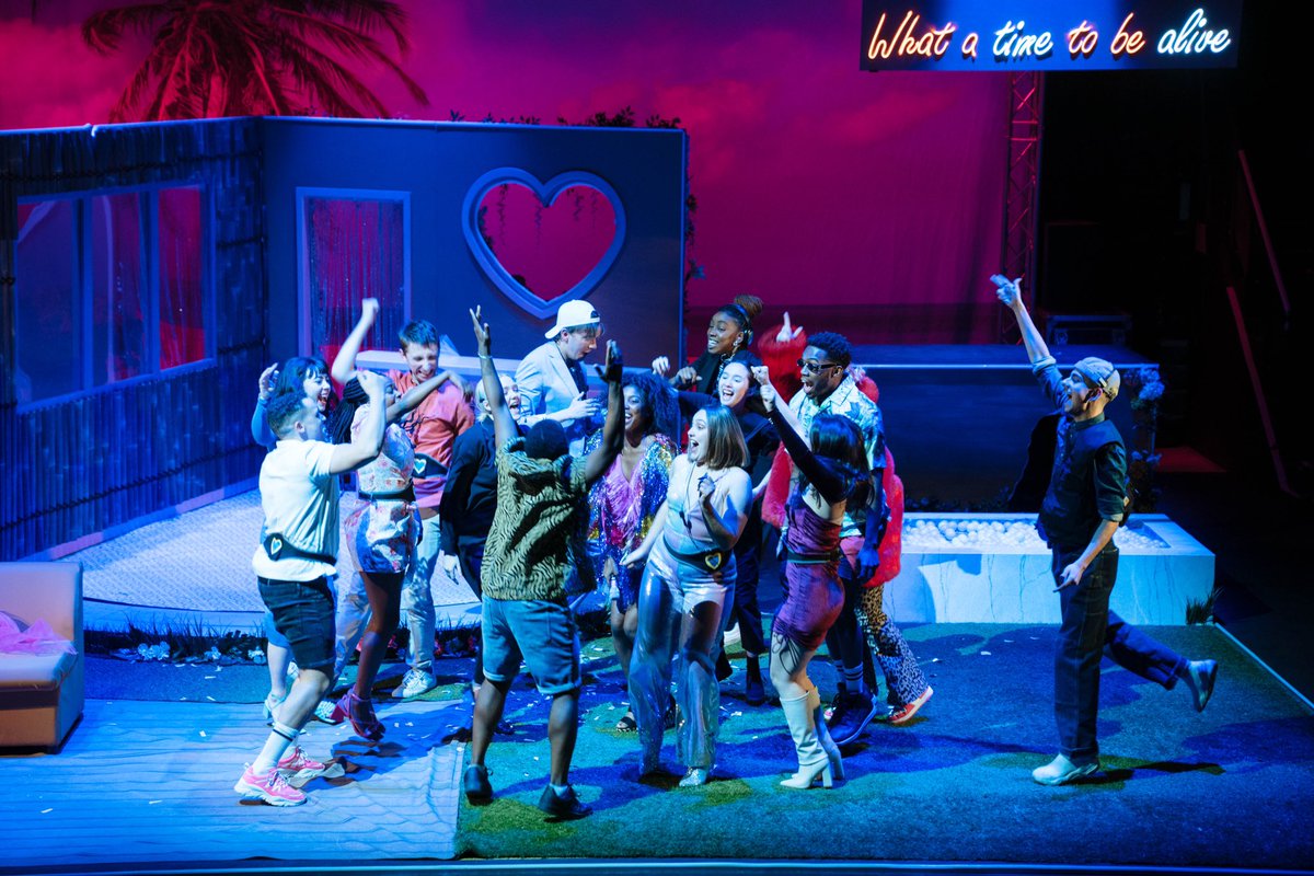 Beatrice, it’s been a dream 🌸 the most surreal week, thank you <a href="/NYTREPcompany/">NYT Rep Company</a> <a href="/NYTofGB/">NationalYouthTheatre</a> 
📸 Helen Murray