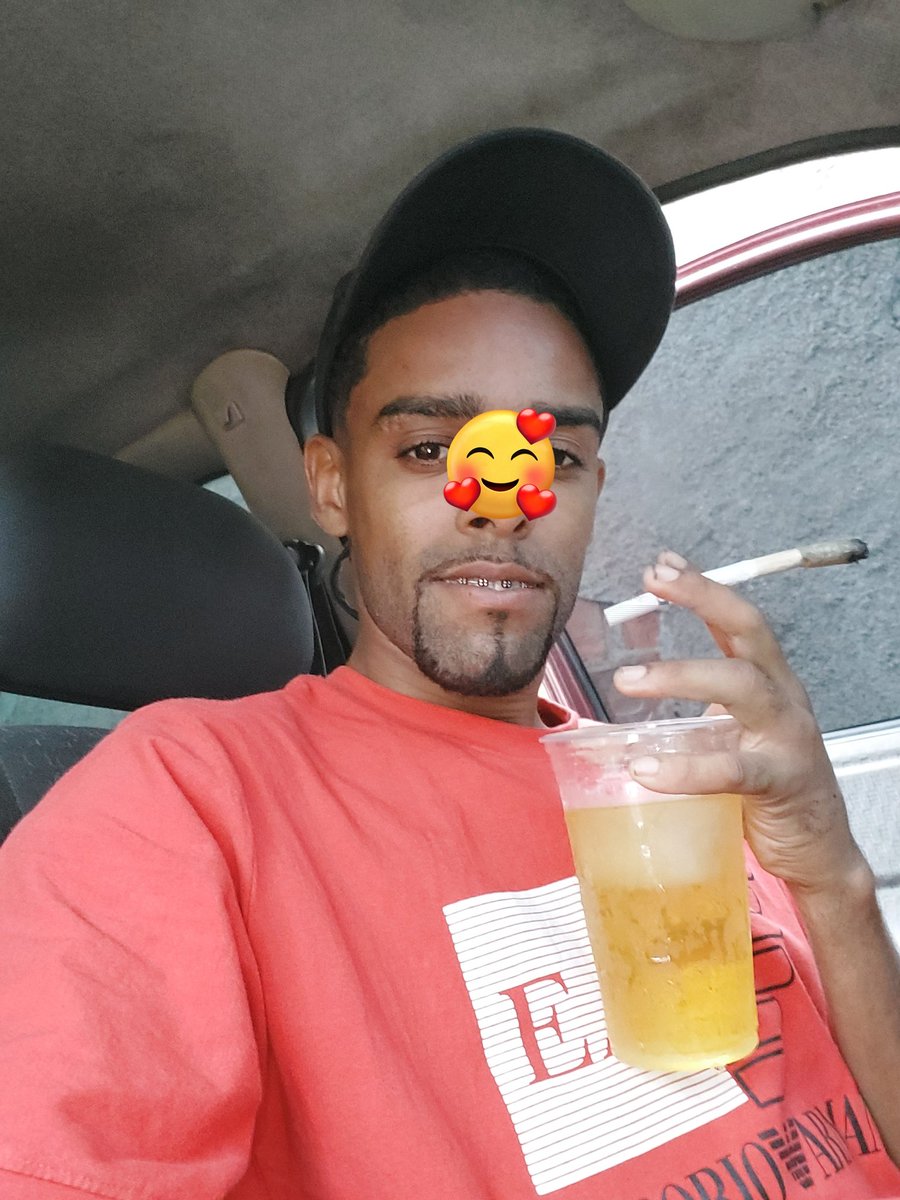_ptrem2's tweet photo. Tem dias que pede 🥃🎈🤯🥰 https://t.co/pTjjMf5Sz4