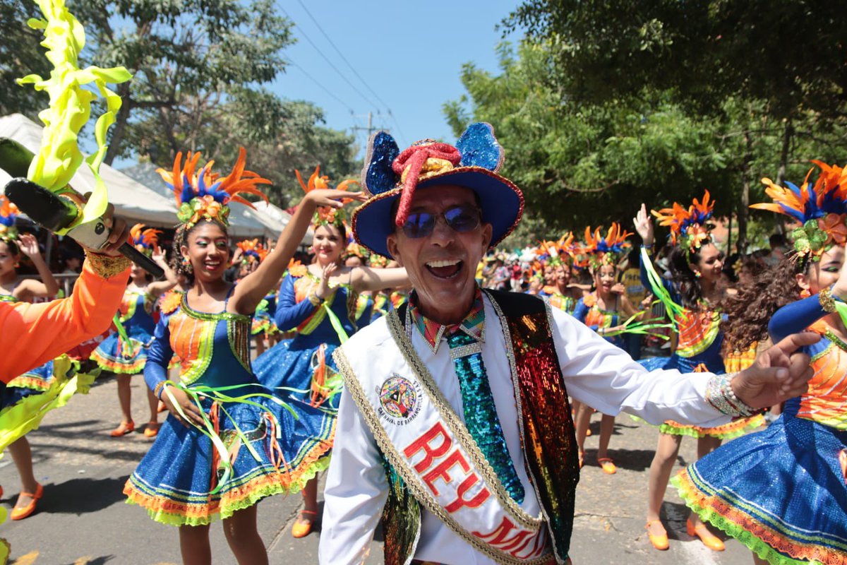 Sebastiang2023's tweet photo. ¡El semillero del Carnaval está más vivo que nunca! 👏🏽
Que alegría volver al #CarnavalDeLosNiños y compartir con los más pequeños de la Fiesta. Hoy me vestí de Marimonda para representar la jocosidad y alegría de los niños y niñas. ❤️ https://t.co/O7sHl6rEhR