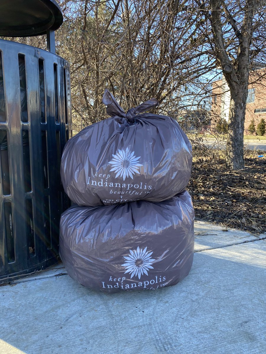 BryanJDuartePhD's tweet photo. Took advantage of the beautiful weather today and got two bags of litter off our beloved Monon trail and out of O’Bannon soccer park @kibiorg @IndyParksandRec #keepindianapolisbeautiful #blockcaptain #adoptablock https://t.co/XRKzfUpWRW