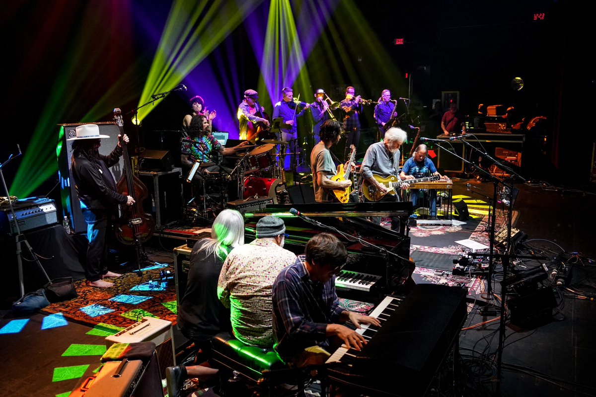 Bobby Weir tweet media