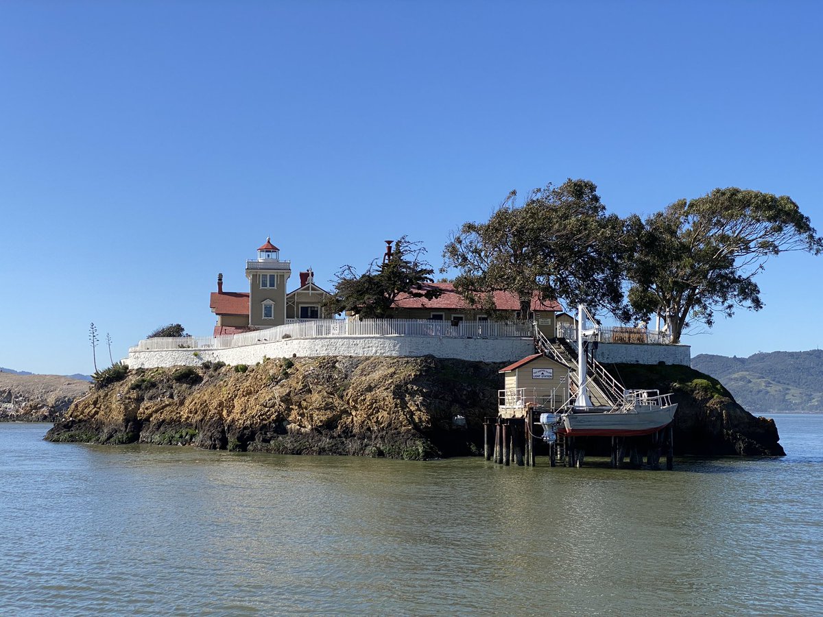 Frannydink's tweet photo. I am out on San Francisco bay with @Liam_ODonoghue from @ebyesterday. Everyone should take this history tour. Today it is Richmond but I also loved the tour about Oakland and Berkeley. https://t.co/y2zdttHuQ6