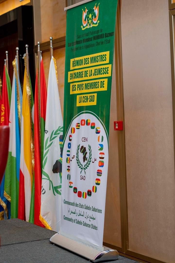 AttaherMossa's tweet photo. En marge de la réunion des ministres de la jeunesse des pays membres de la CENSAD, nous avons été reçu par le Pdt de la Rép du Niger, M. Mohamed Bazoum. Ns l’avons  informé de la validation du document sur le Programme Jeunesse #CENSAD par les Ministres.

https://t.co/3S0P2Vf0vF https://t.co/Ttmh5VHc8N