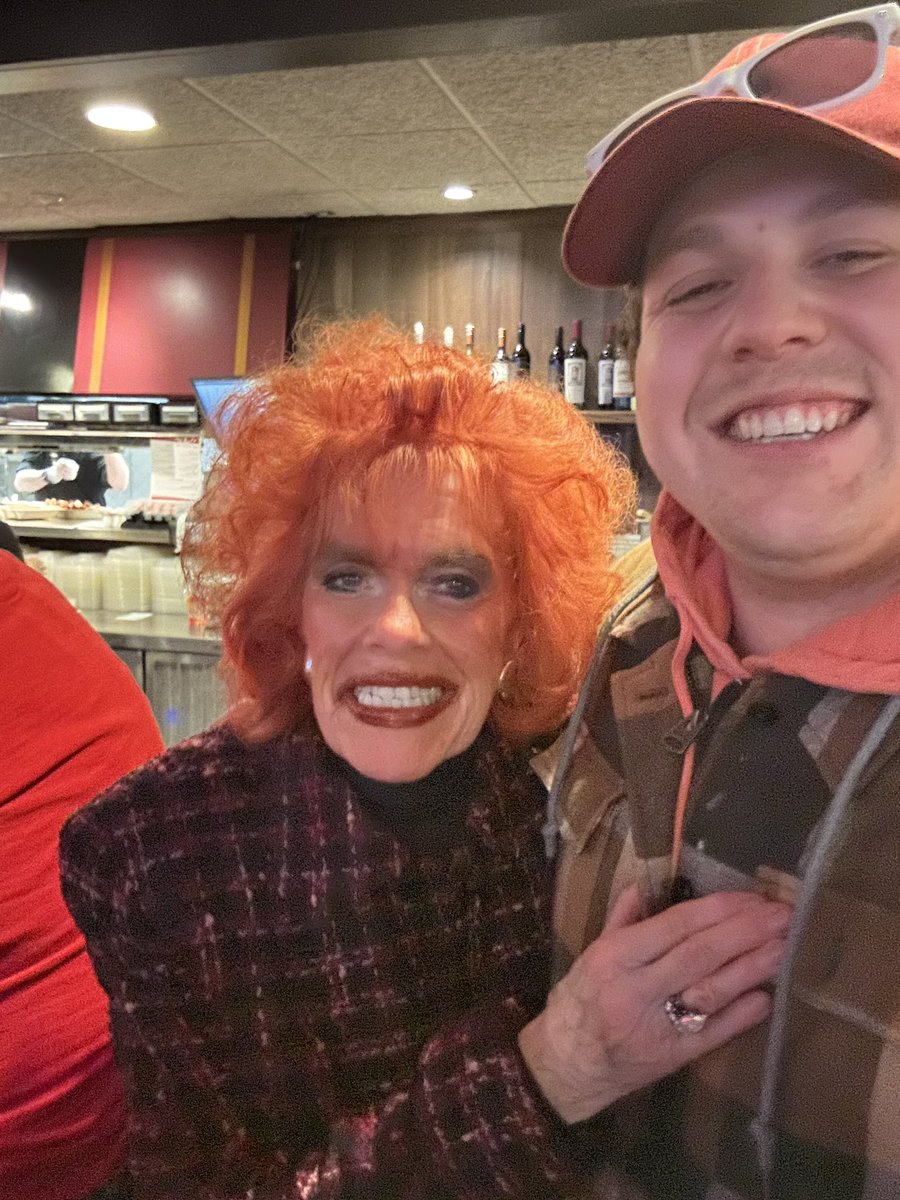 TJHorganTV's tweet photo. Clark found his Valentine at the North Andover 9s https://t.co/DHgXMSiFwd