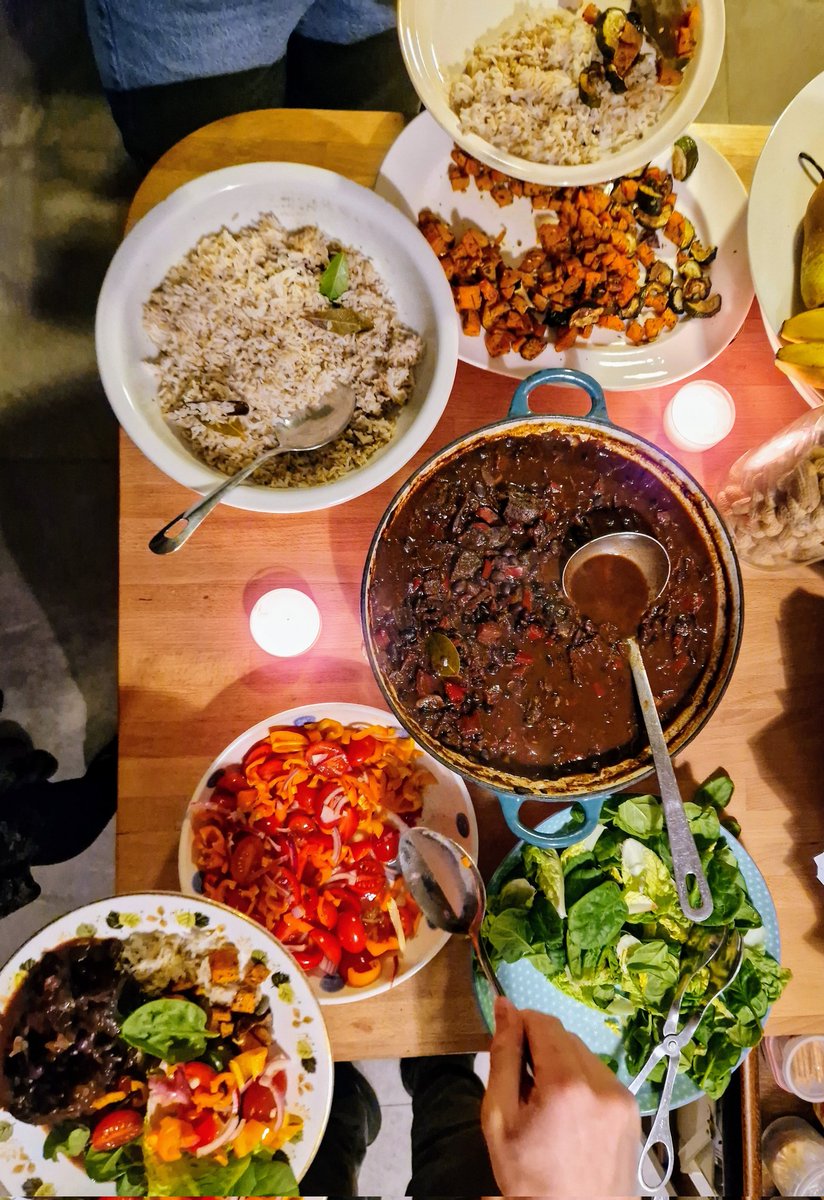 Bibliocook's tweet photo. Saturday night supper.
Black bean and beef casserole with full on flavour from #LúnasaFarm beef (#presssample), @PicadoMexican fruity ancho chilli and @NearyNogsChocs 100% cacao.
#feast https://t.co/27Y2LWGg9c
