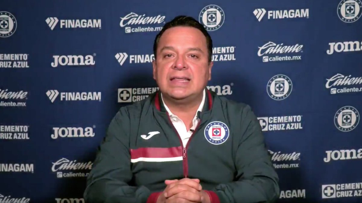 chap_chapis's tweet photo. Hace no mucho celebrábamos  la novena,  ahora a lo más que aspiramos, es celebrar que este pendejo se vaya del Cruz Azul https://t.co/Pl9QwomoW0