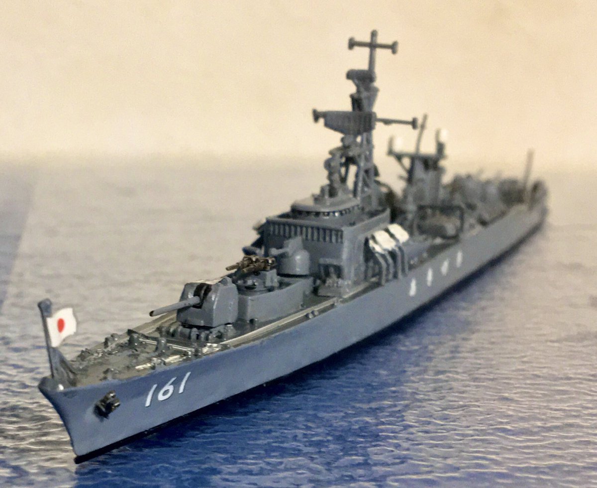 meme_yuzuki's tweet photo. 海自あきづき型1番艦あきづき(初代、DD-161)です。1958年7月三菱重工長崎で起工、翌年6月進水、1960年今日就役、横須賀地方隊に。同年7月自衛艦隊直轄艦に。1963年4月護衛艦隊直轄艦に。1985年３月特務艦ASU-7010に変更。1993年12月除籍されました🙏
 #あきづき起工65周年㊗️ https://t.co/rWHQ5CKvo7