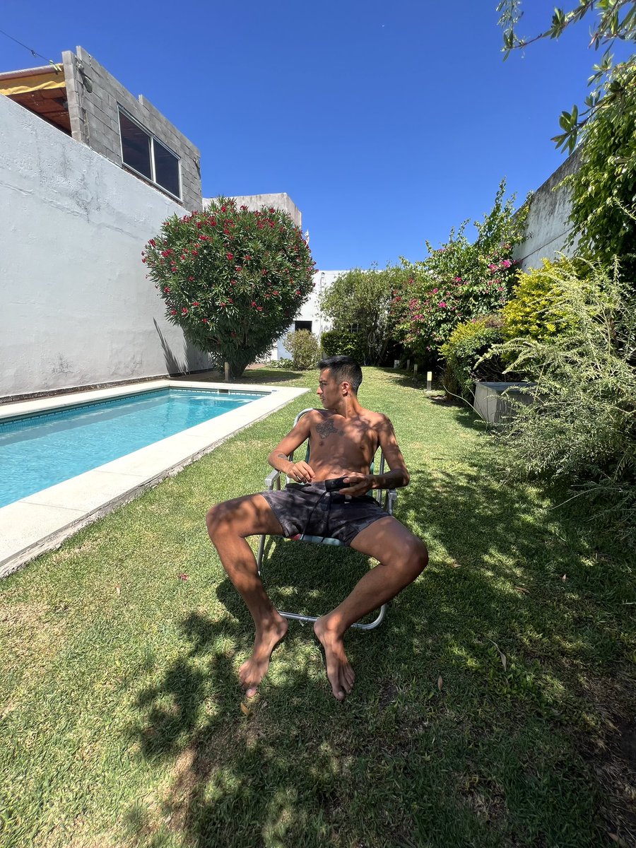 19875cris's tweet photo. Estamos a poco de llegar a los 10 k , todos lo que le den RT les mandaré contenido al privado de regalo 🔥 https://t.co/aq4mmETx0N