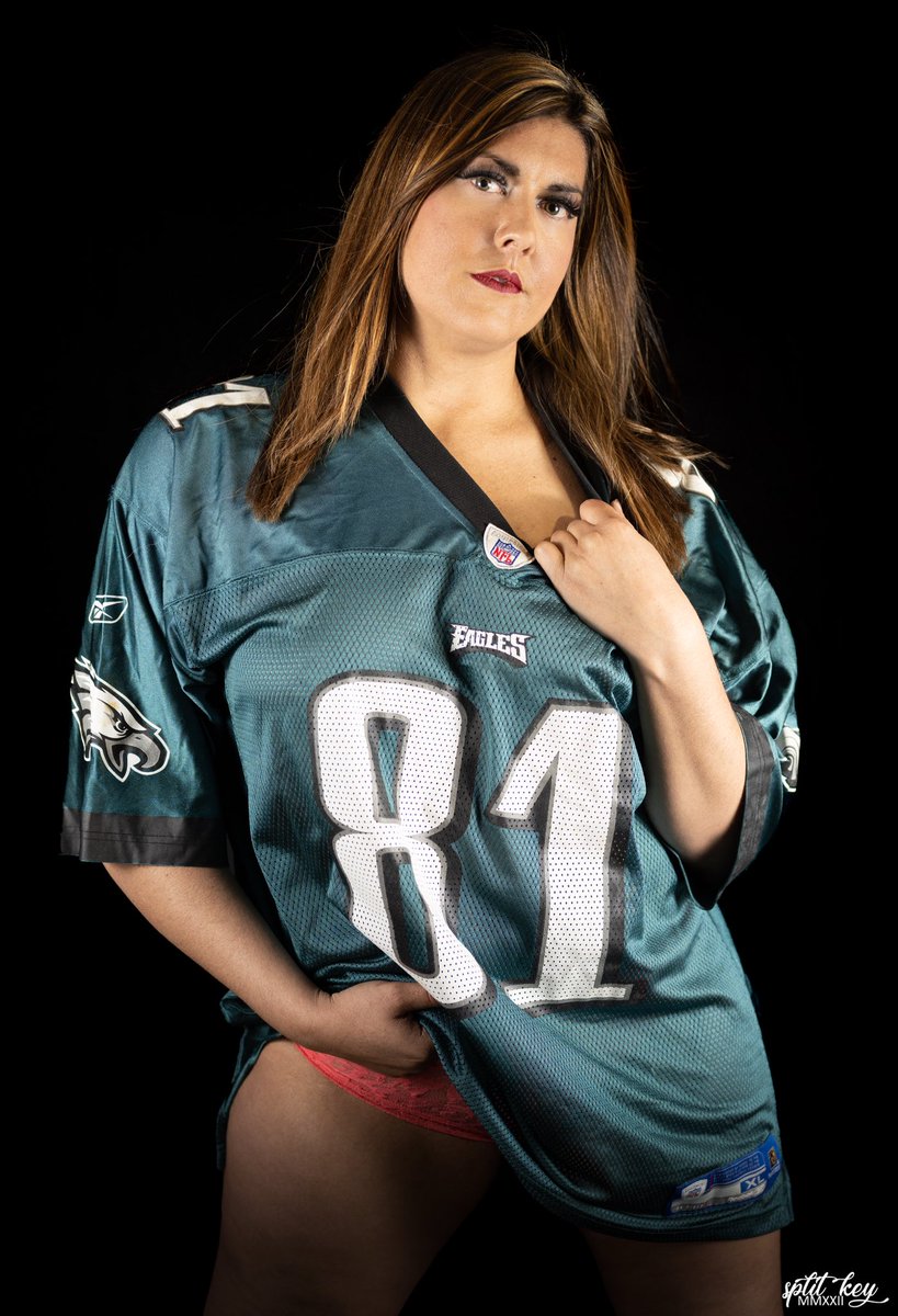 SplitSecImages's tweet image. You know what team I’m on?
#SuperBowl #PhiladelphiaEagles #sexy #football