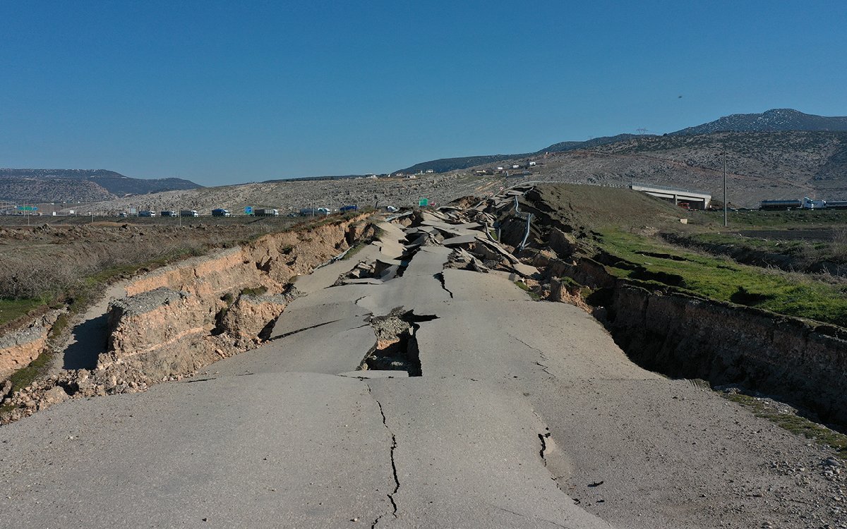 BulentYurtdas's tweet photo. Anger of the nature. It wasn’t first. It will not be the last. The most important is ‘Precaution’ #nature #earthquaketurkey https://t.co/EzsMhf7DQ0