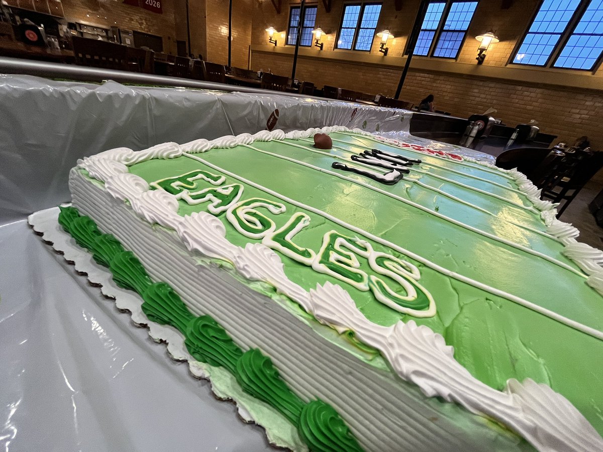 ClarkDining's tweet image. Which side do you root for? It doesn’t matter, you can still enjoy our cake tonight in Higgins!