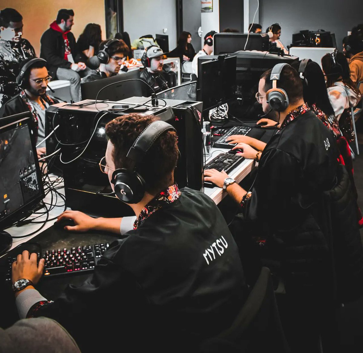 nievytv's tweet photo. Ce week-end c'était la #LEL5
@Nemari_live @Yossune_Lol @Slyz0Gaming @a_mytsu @Lusciiana @_Akihiro06 @Stou_69 @DGK_BLUE https://t.co/xacS88M7We