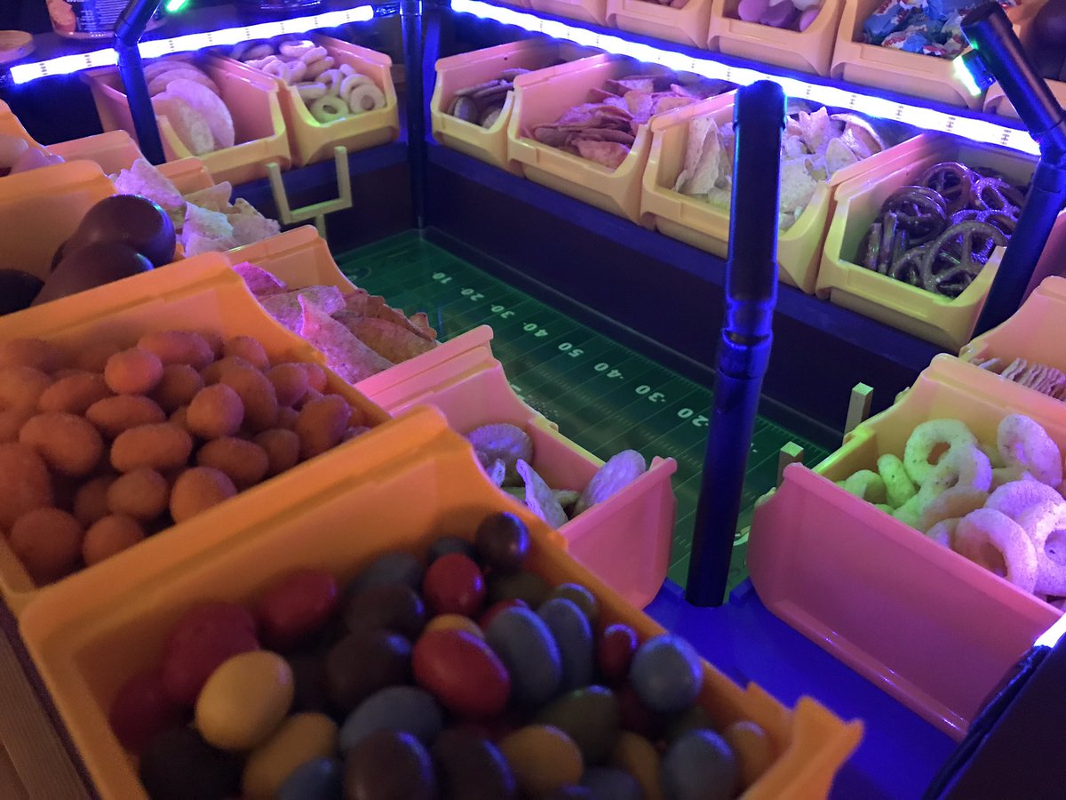 #Superbowl
@rannfl_suechtig 
Der letzte verdammte Sonntag 😢
mit #DIY Snackstadion von meiner Schwester 😋😍