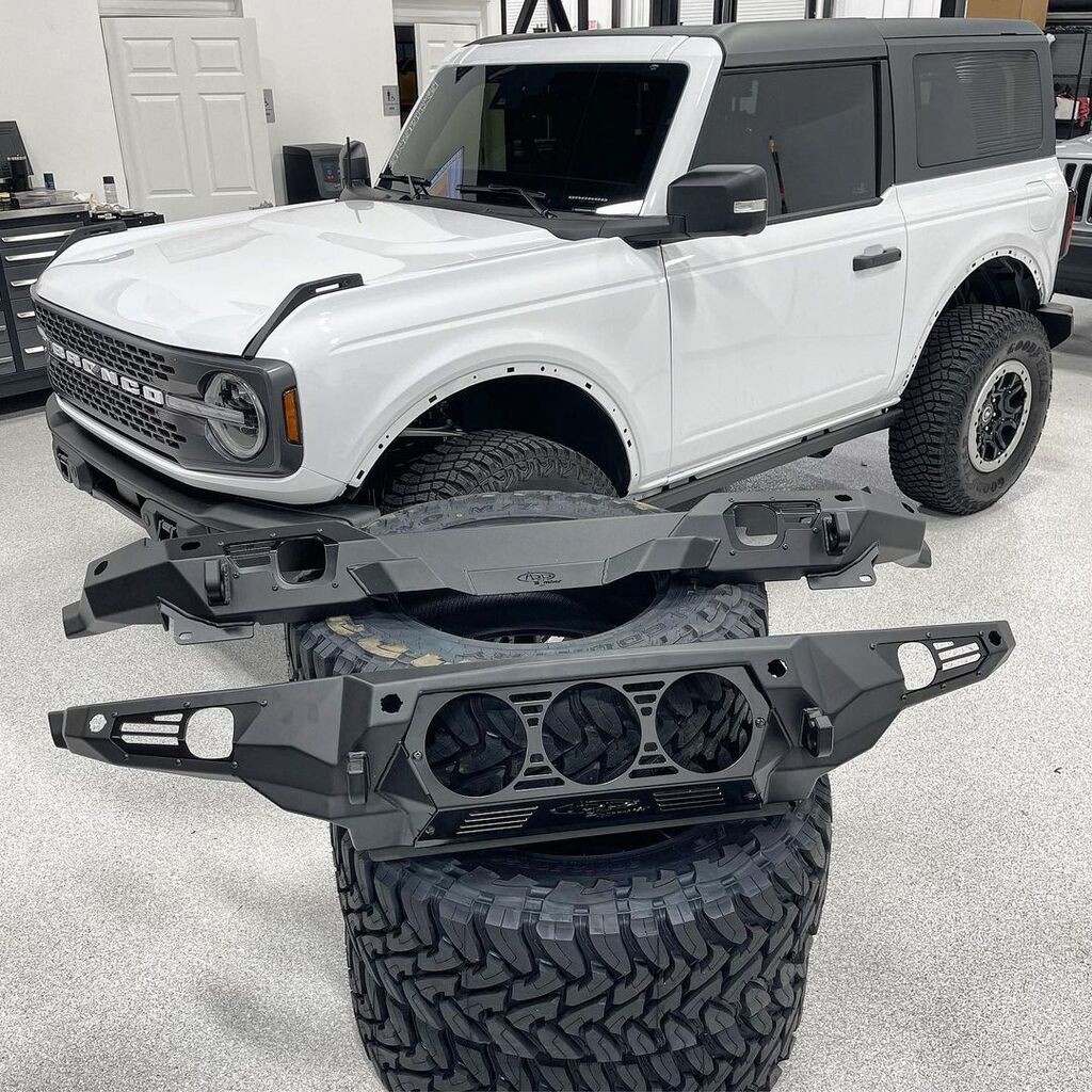 Addoffroad's tweet photo. Out with the old. In with the new.

📸: @extreme_performance

#addictivedesertdesigns #addoffroad #fordbronco #bronco #broncoraptor #raptor #ford #offroad #fordtrucks #fordbroncodaily #fordsofinstagram #trucks #fordnation #fordtruck #fullsizebronco #lifted #outerbanks #blackd… https://t.co/GYTT8sHYX4