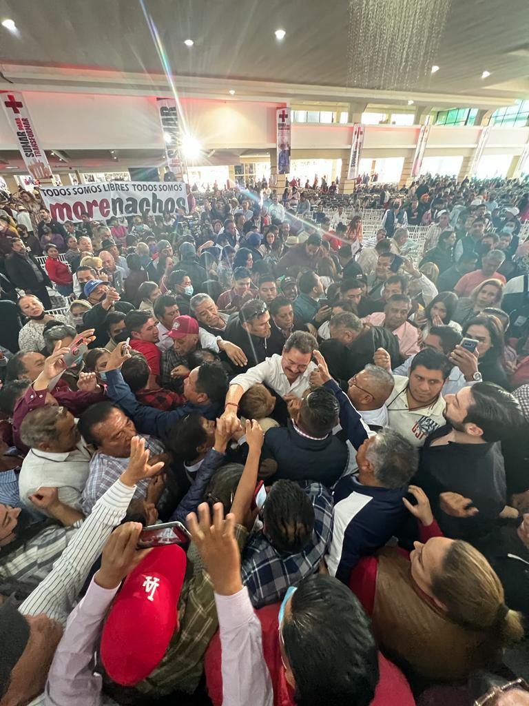 Me compartieron estas fotos del evento de hoy en  #Puebla. Agradezco la hospitalidad de mis paisanos de todas las regiones del estado. Amor con amor se paga. Juntos para transformar.