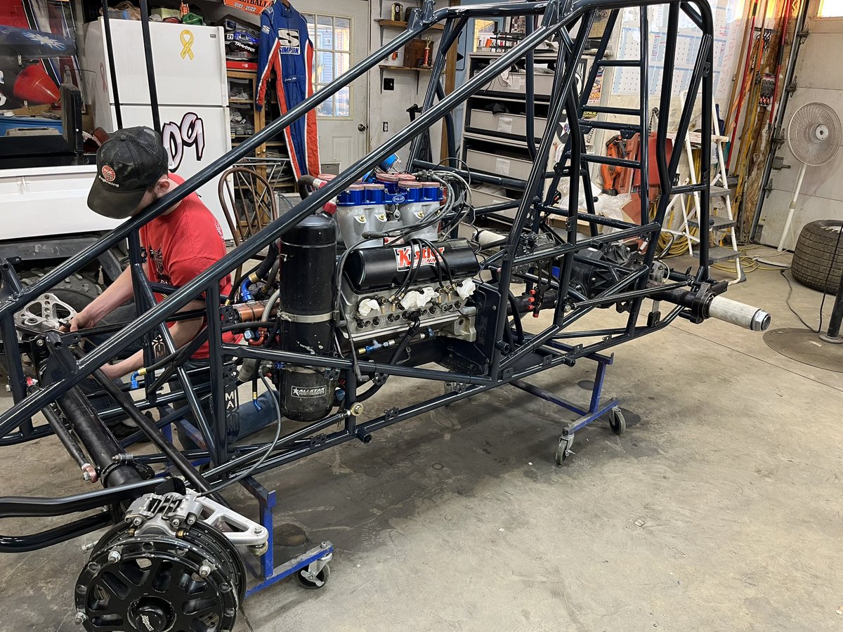 SaxerRacing93's tweet photo. Two days two engines put in!!!
@justinadamsrace #hogbarn https://t.co/zkDpdMzNwE