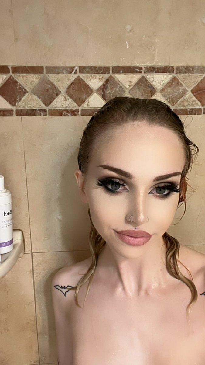 kirsten kaye on Twitter: "can i send you more shower pics?"