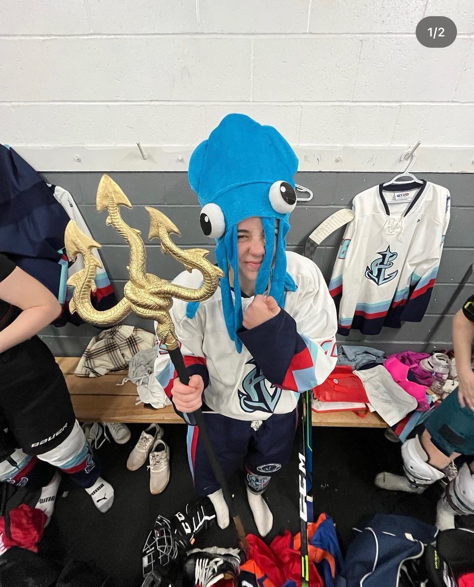 🐙🐙CELEBRATE YOUR FUNDY KRAKEN🐙🐙 #22 Sarah Smith “A true love for the game and willingness to do what it takes for the team!” <a href="/nbfaaahl/">New Brunswick AAA Female Hockey</a> <a href="/HockeyNB/">Monad ⨀</a> <a href="/MMFHLU18/">The MMFHL</a>