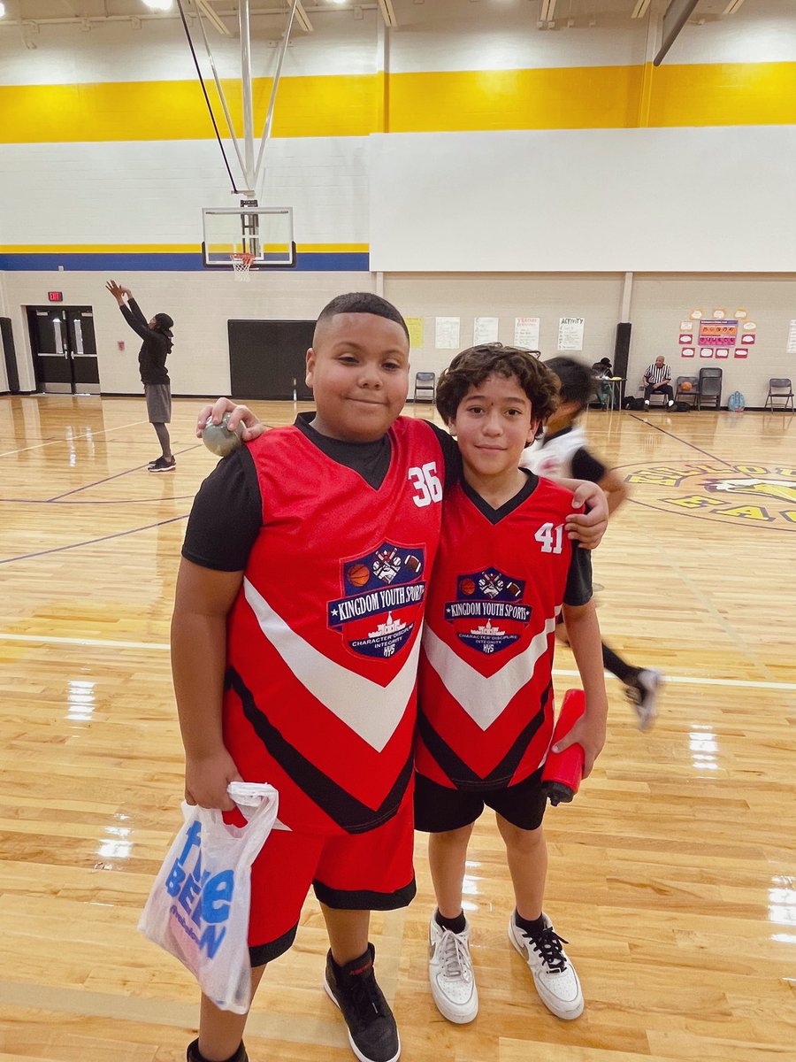 IMMENSELY proud of these two gators! They won two games in a row this weekend and are off to playoffs! Thank you for inviting your teachers to attend, we love you and are so PROUD and impressed with you both! 💚👏🏼🏀<a href="/MGE_Gators/">Mission Glen Elementary</a> #MakingGreatnessEveryday