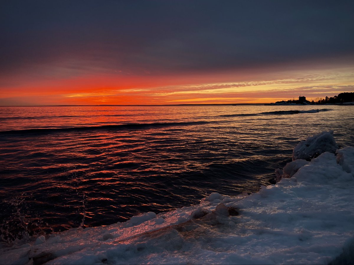 Sunrise 1,504. No UFO sightings on Lake Superior.