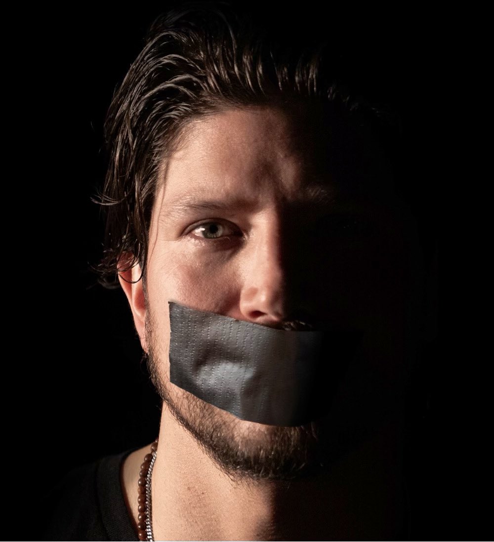ShawnRyan762's tweet photo. There have been a lot of questions regarding what happened to the @shawnryanshow episode with the Canadian Special Ops Sniper @iamdallasalexander who was fired for refusing the COVID 19 vaccine mandates.

This photograph sums it up.
#silenced https://t.co/xNsJlogO6e