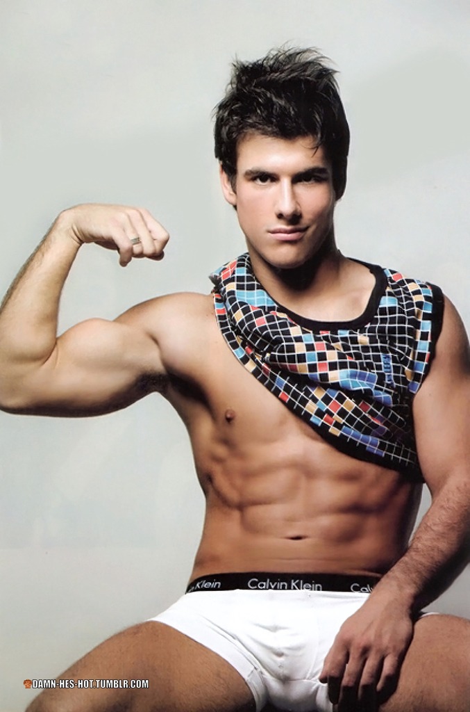 damn he's hot! on Twitter 