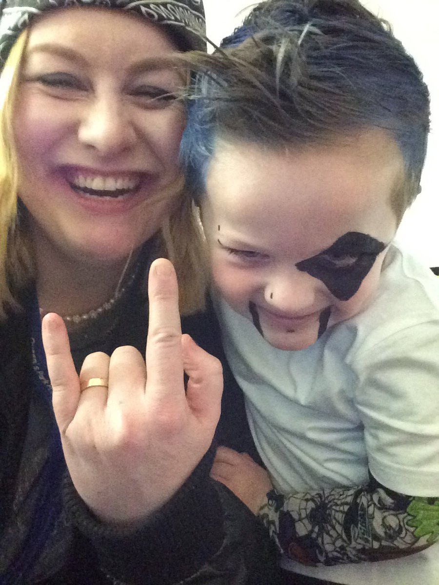 MissFryerQP's tweet photo. What fun we had dressing as rockstars and robots and spending the day dancing, singing and of course, completing many maths challenges! 🎵🤘🎸 @MrWeatherbyQP @QueensCoEURC @MissBaileyQP https://t.co/A9ntFPfQgG