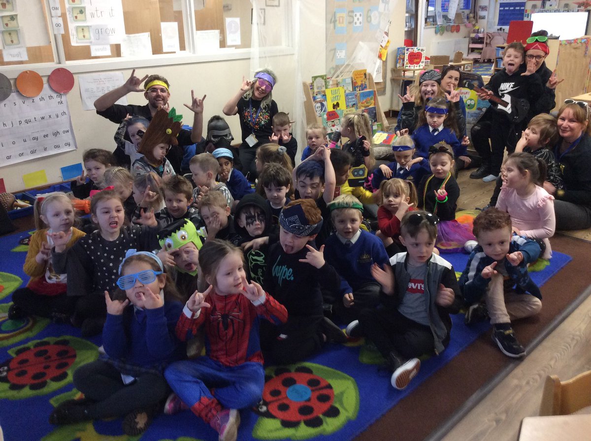 MissFryerQP's tweet photo. What fun we had dressing as rockstars and robots and spending the day dancing, singing and of course, completing many maths challenges! 🎵🤘🎸 @MrWeatherbyQP @QueensCoEURC @MissBaileyQP https://t.co/A9ntFPfQgG