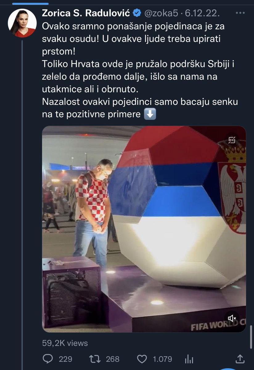 zoka5's tweet photo. Dobro veče @indexhr Videh da vam je zanimljiv moj tvit o tome kako vaši izvodači vozaju traktore. Želela sam samo da vas uputim i na ovaj u kome sam pokazala vašeg navijača kako “urinira” po zastavi Srbije pa ne bi bilo loše da i za taj potez okarakterišete kao  “JADNO” https://t.co/eARKNFHSFO