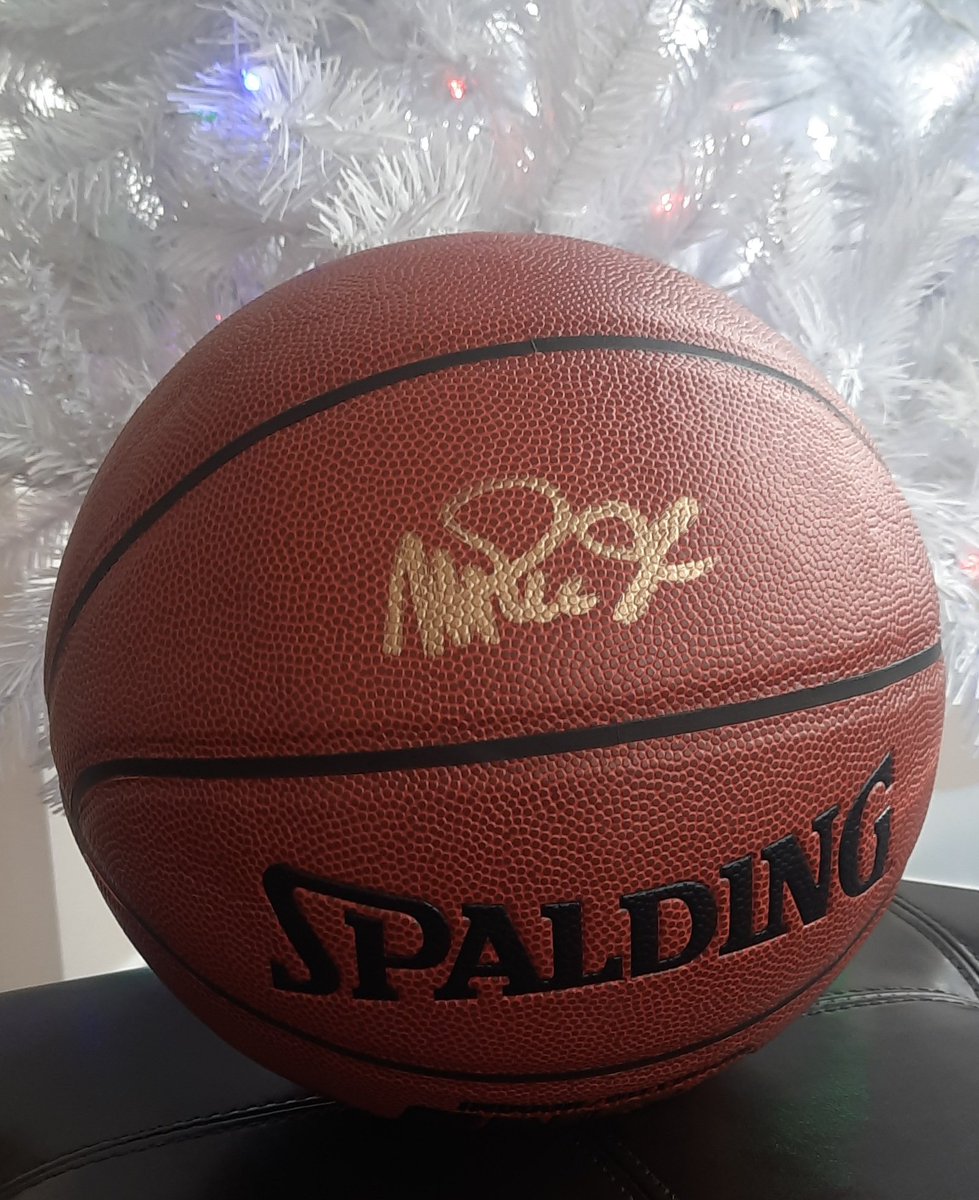 One of the Los Angeles #Lakers #NBA greatest players of all time #MagicJohnson Autographed Basketball
collectorsshop.ca/product/magic-…